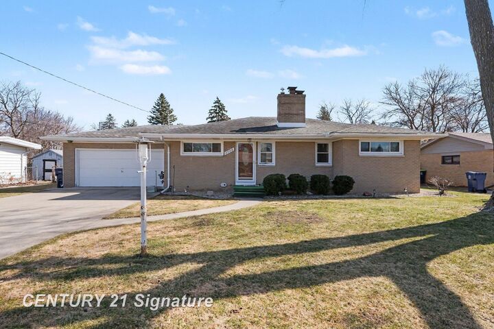 Property Photo:  2568 Kuhlman Drive  MI 48603 