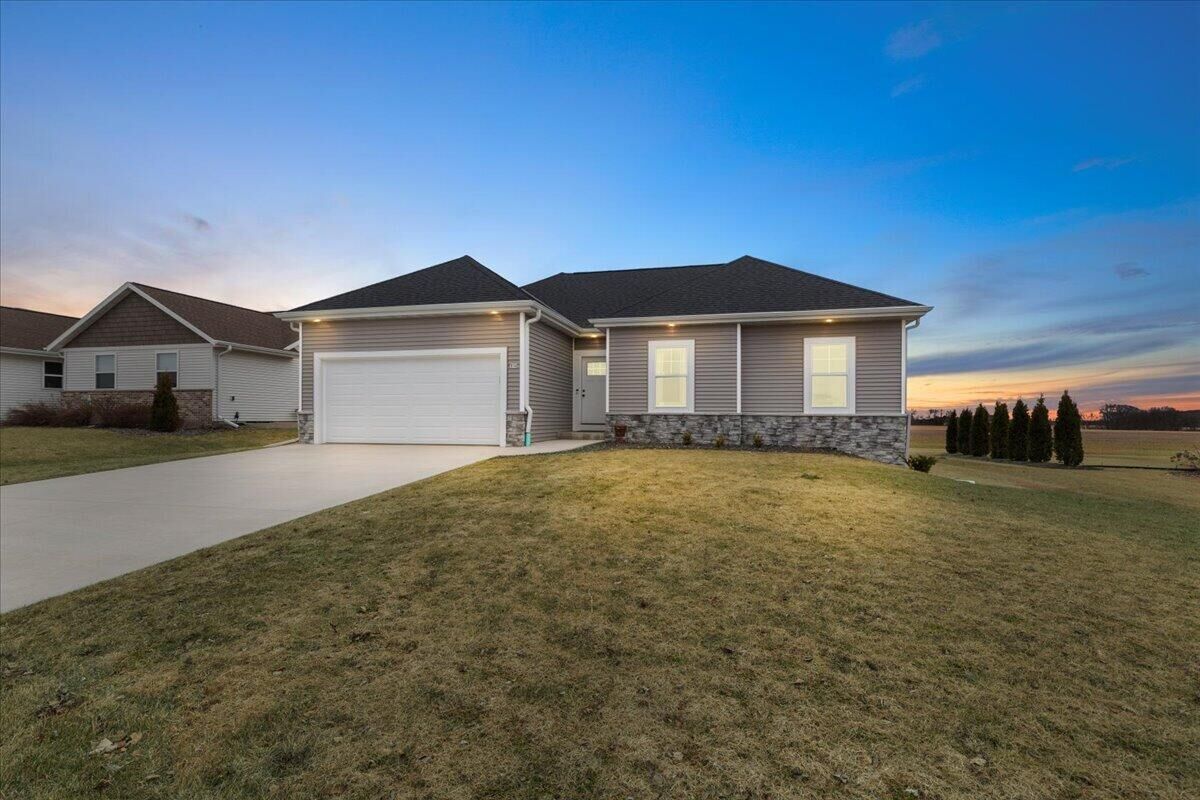 Property Photo:  510 N Helena St  WI 53010 