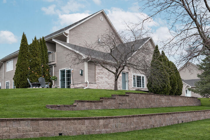 Property Photo: 1084 Quinlan Dr A WI 53072