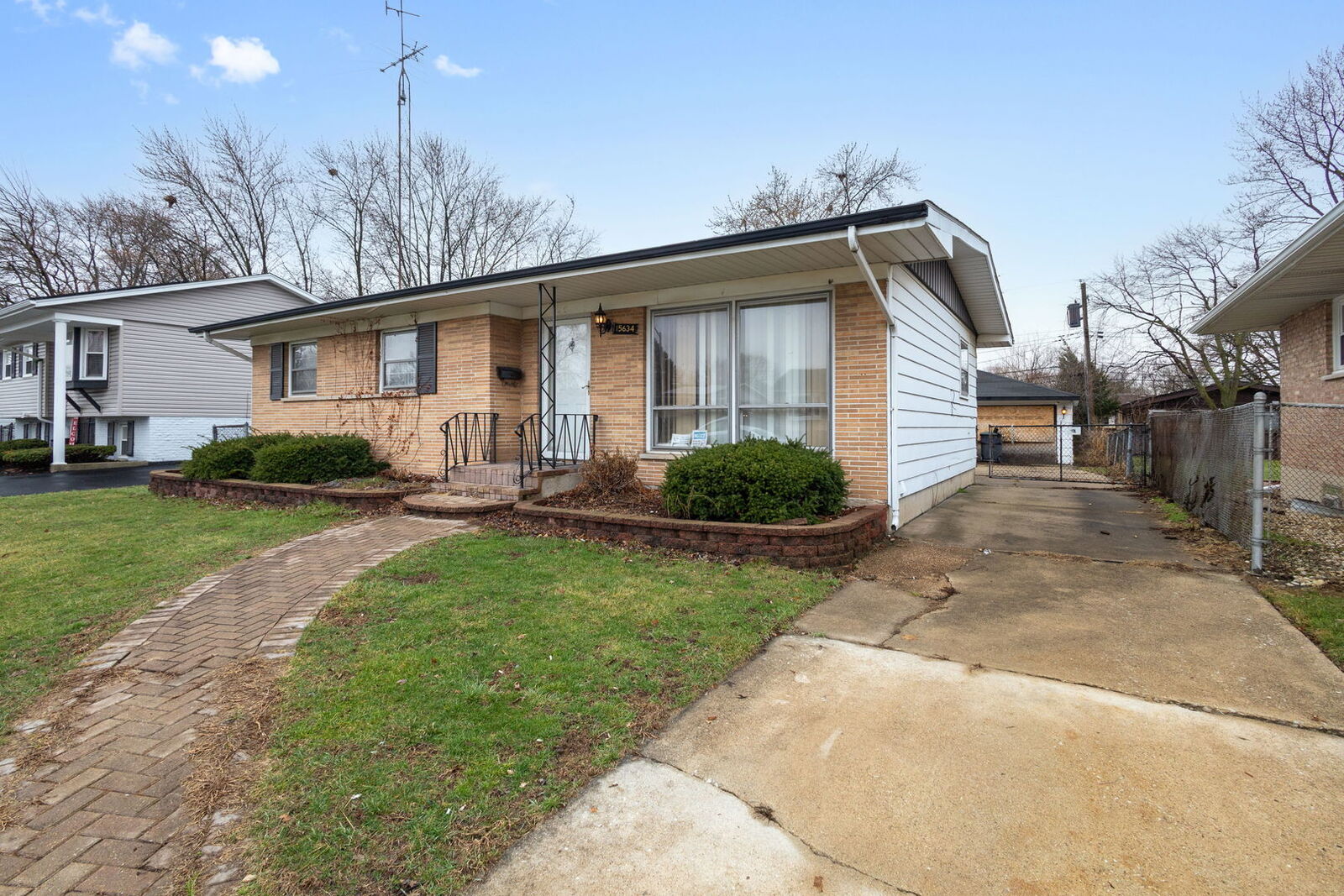 Property Photo:  15634 Avalon Avenue  IL 60473 