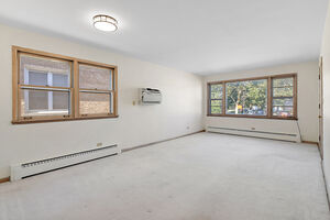 Property Photo:  5705 W Higgins Avenue 2  IL 60630 