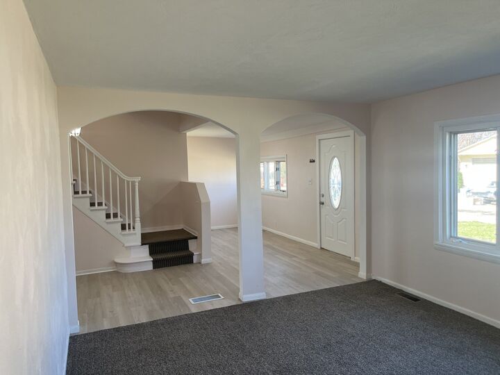 Property Photo:  709 E Livingston Street  IL 61364 