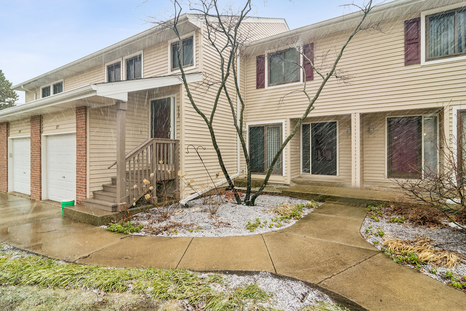 Property Photo:  927 Hidden Lake Drive 0  IL 60089 