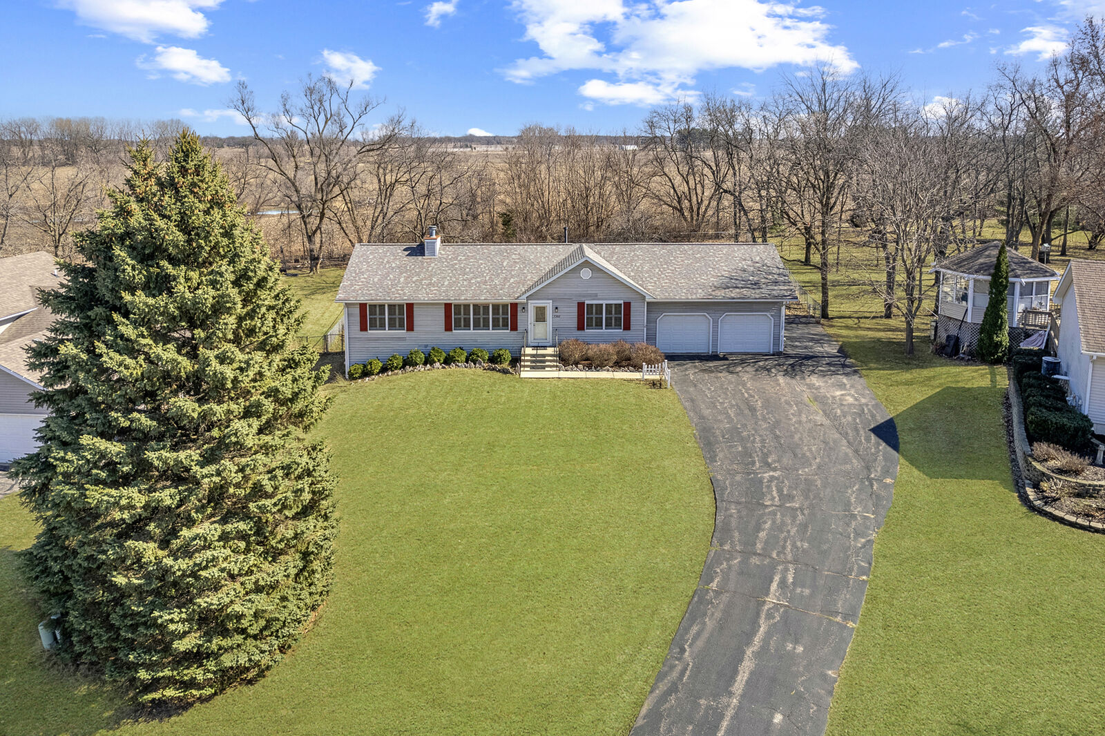 Property Photo: 7302 Hickory IL 60097