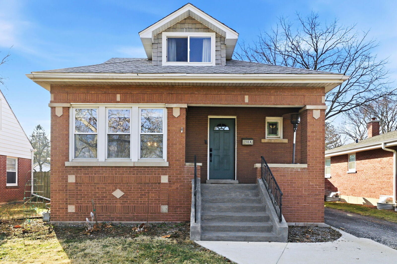 Property Photo:  104 N Ardmore Avenue  IL 60181 