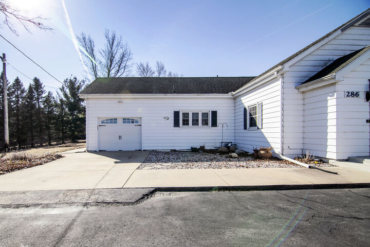 Property Photo:  286 E 5000S Road  IL 60922 