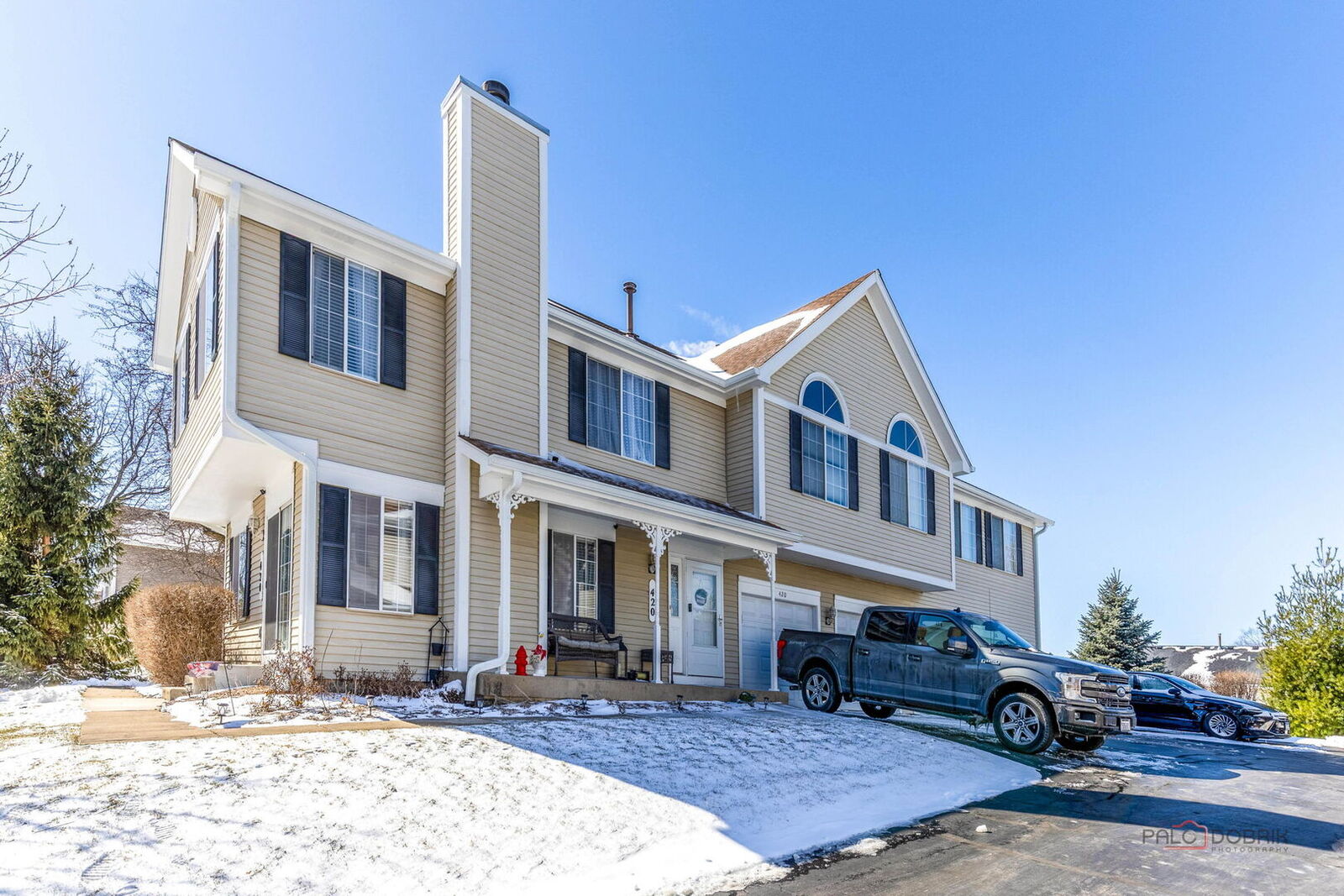 Property Photo: 422 Sandhurst Lane IL 60177