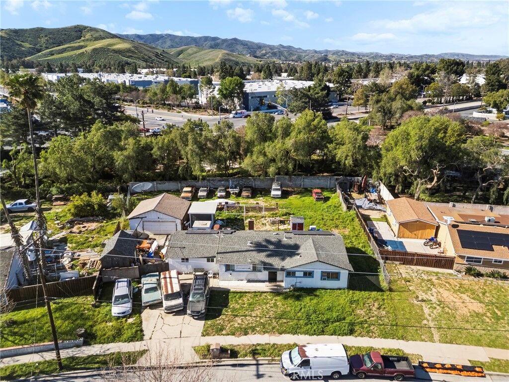 Property Photo:  4008 Valley Fair Street  CA 93063 