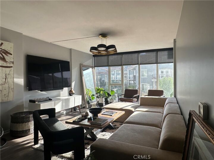 Property Photo:  411 W Seaside Way #302  CA 90802 