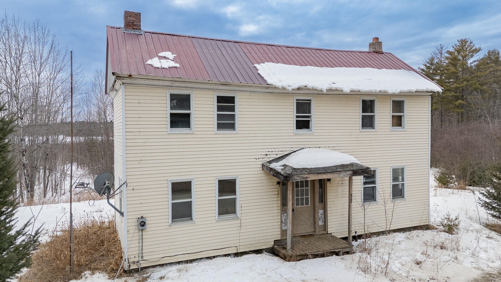 Property Photo:  33 Avenue Road  ME 04939 