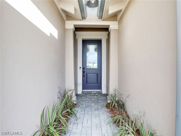 Property Photo:  8850 Calypso Court  FL 34112 