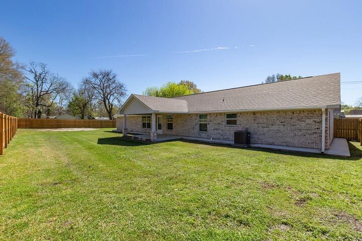 Property Photo:  608 Hoo Hoo Avenue  TX 75904 