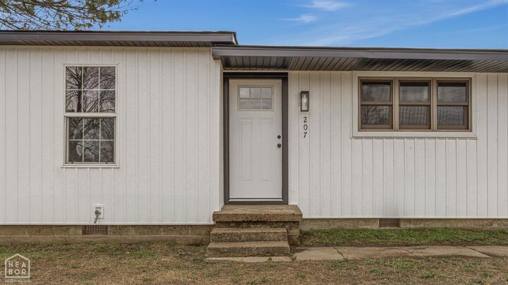 Property Photo:  207 W Franklin Street  AR 72443 