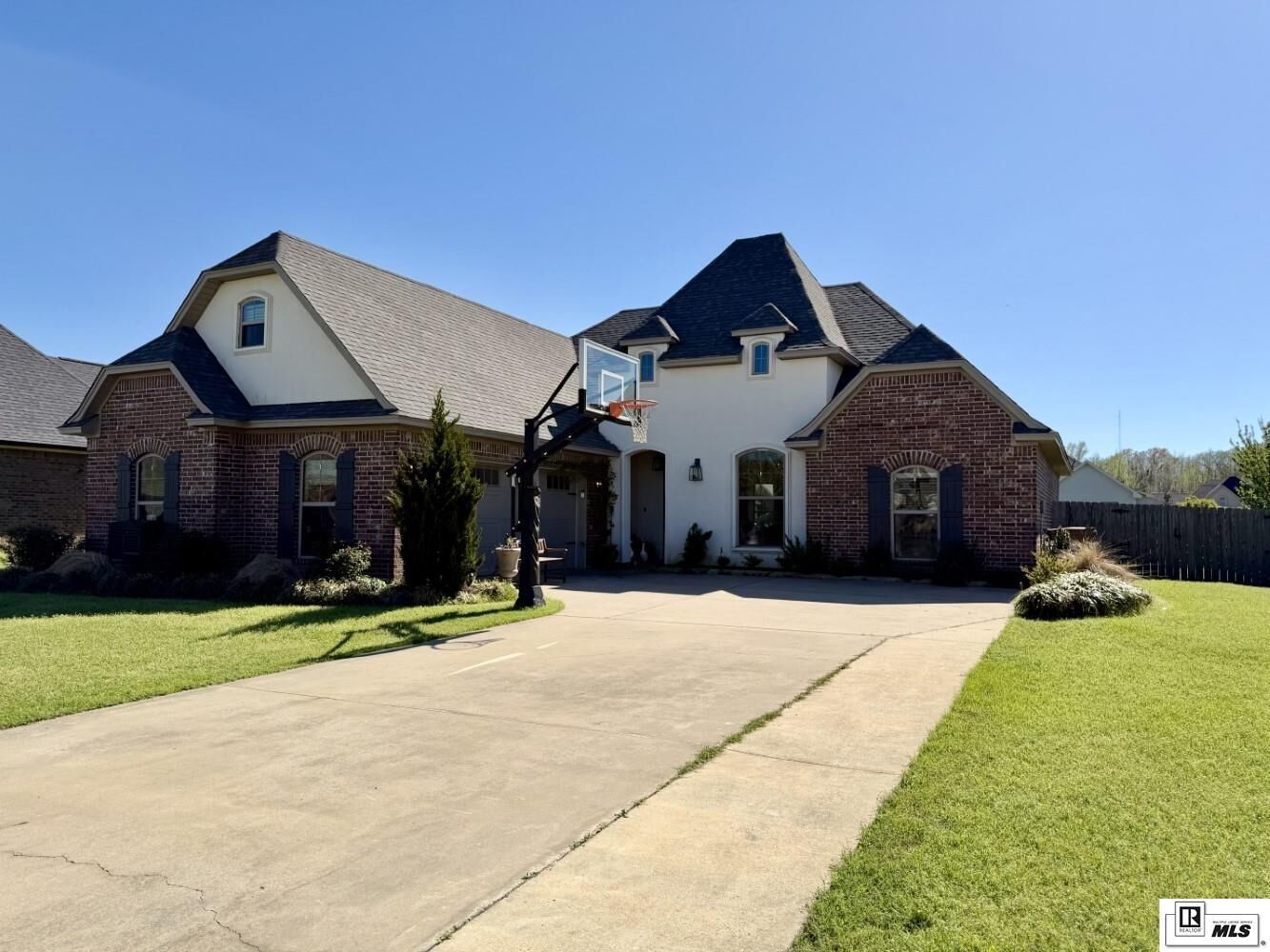 Property Photo: 217 Medalist Street LA 71203