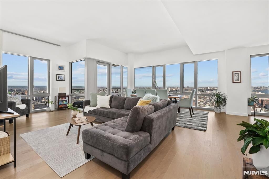 Property Photo:  75 Park Lane Ph3701  NJ 07310 