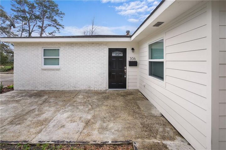Property Photo:  306 S Wilson Street  LA 70403 