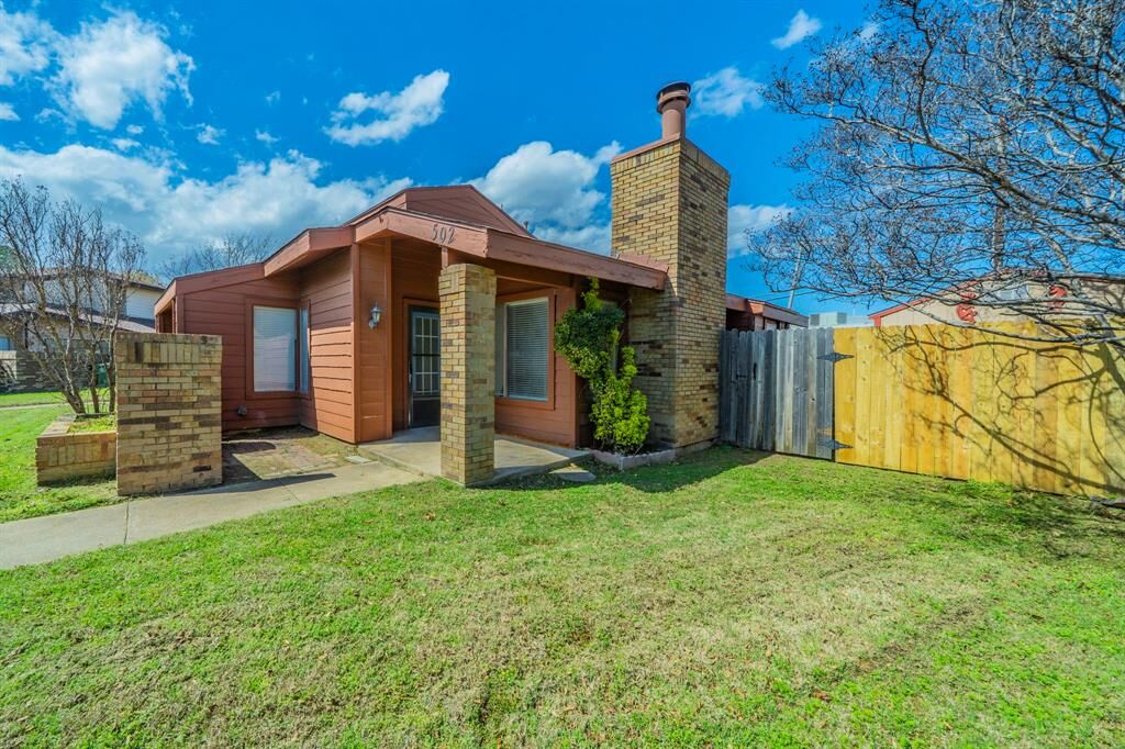 Property Photo: 502 Prairie Dell Street TX 75067