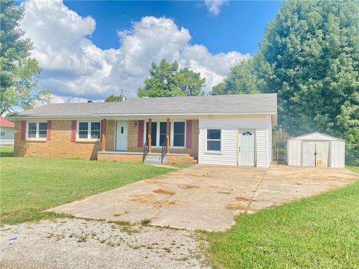 Property Photo: 608 Apple Street AR 72638