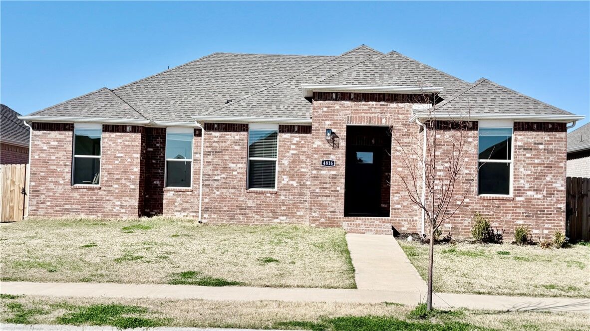 Property Photo: 4816 Sturgeon Street AR 72704
