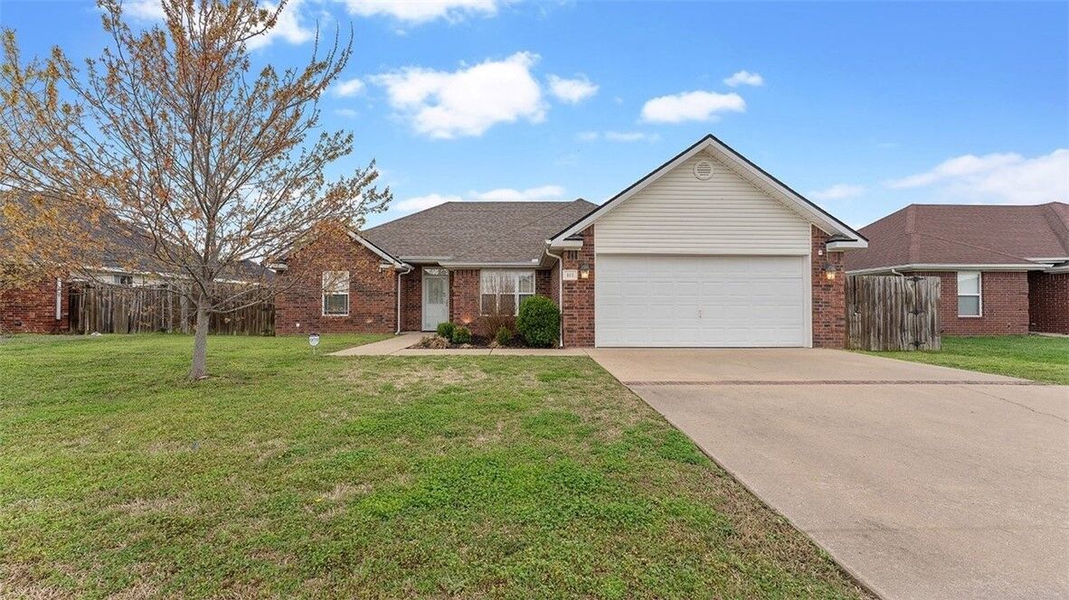 Property Photo:  3111 S G Street  AR 72758 
