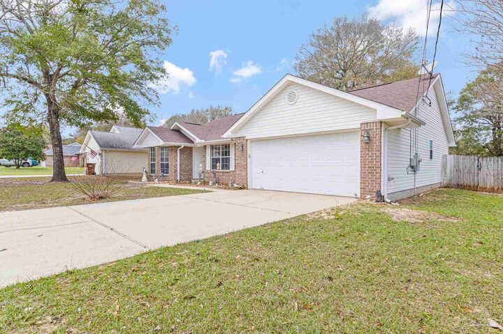 Property Photo:  6544 Eagle Crest Dr  FL 32570 