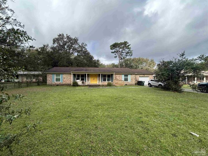 Property Photo:  2101 61st Ave  FL 32506 