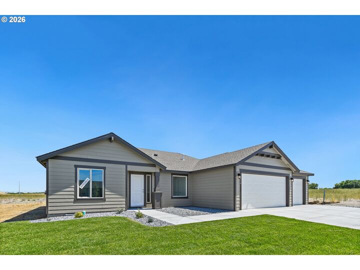 Property Photo:  219 SW Sparrow St  OR 97818 