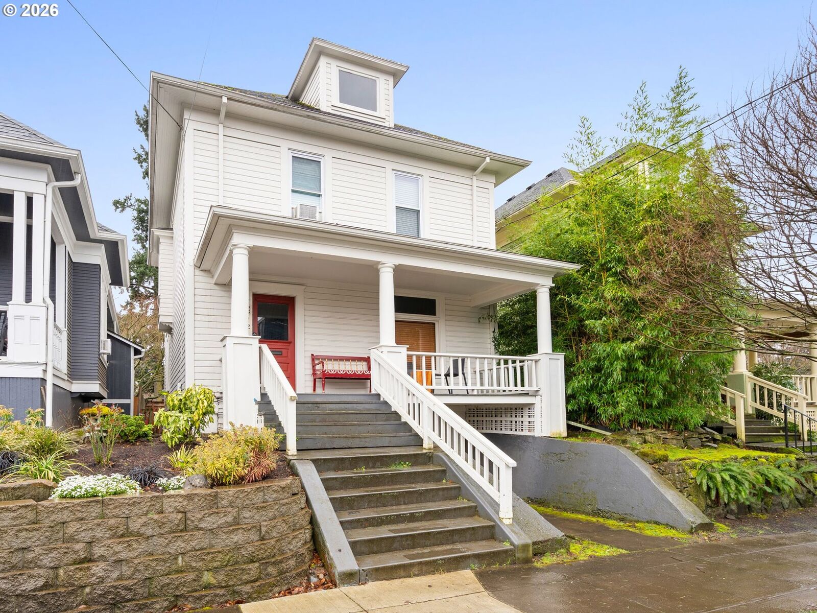 Property Photo:  2712 SE Ash St  OR 97214 