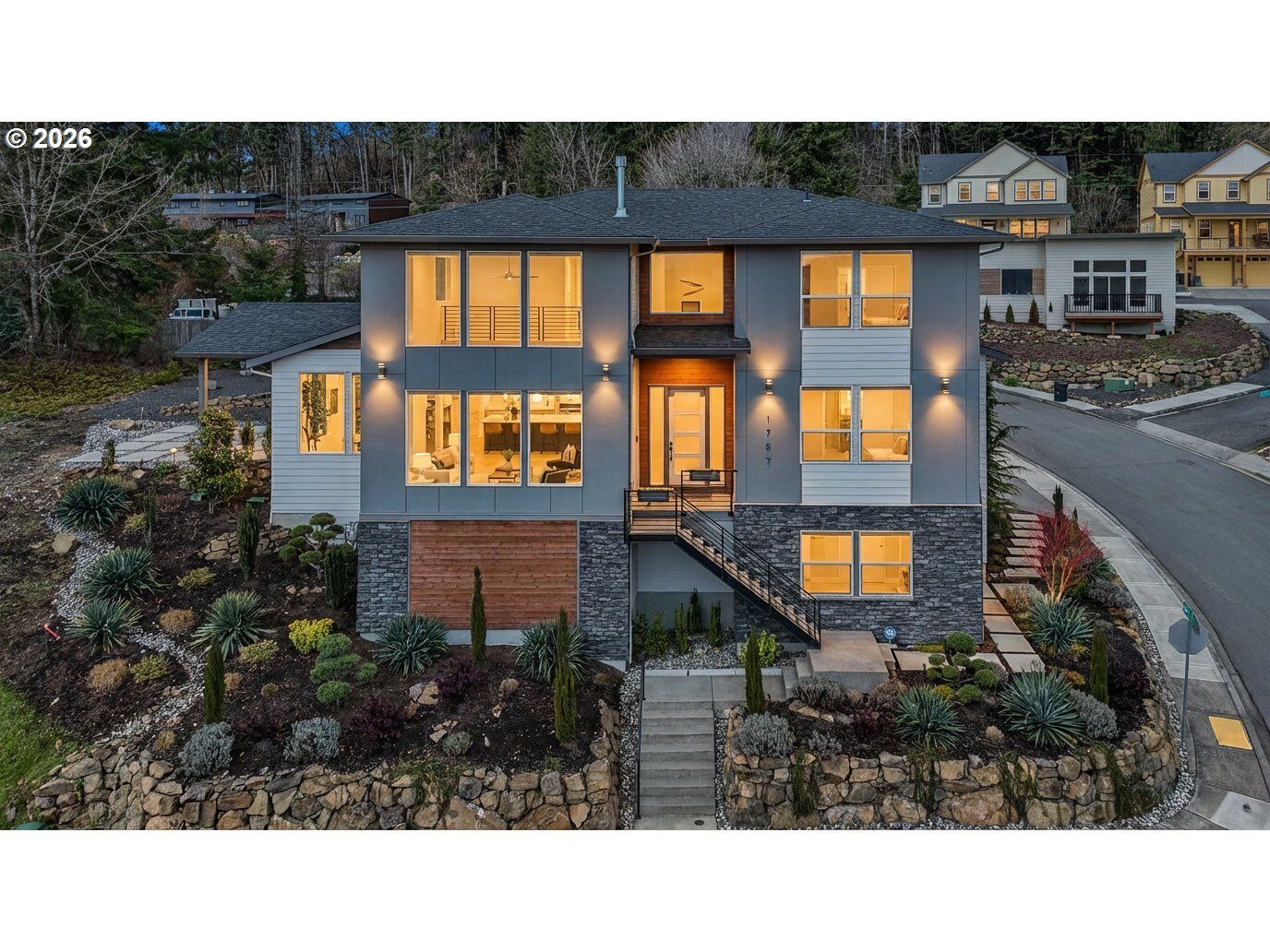 Property Photo:  1757 N Columbia Ridge Way  WA 98671 