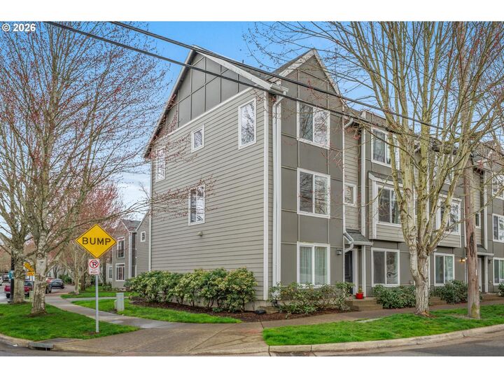 Property Photo:  900 SW 173rd Ave  OR 97006 