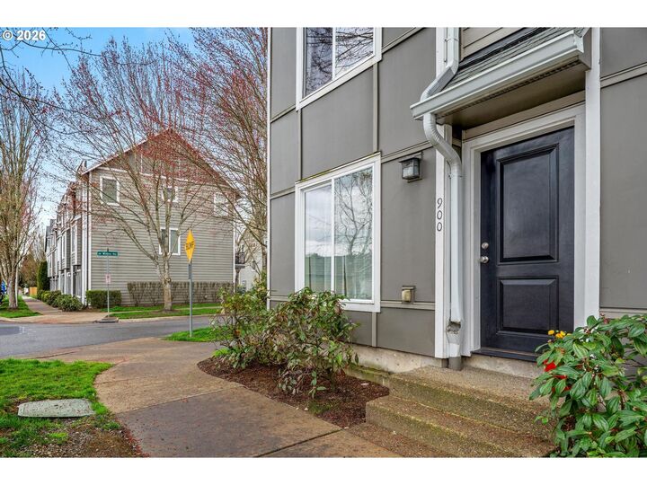 Property Photo: 900 SW 173rd Ave OR 97006