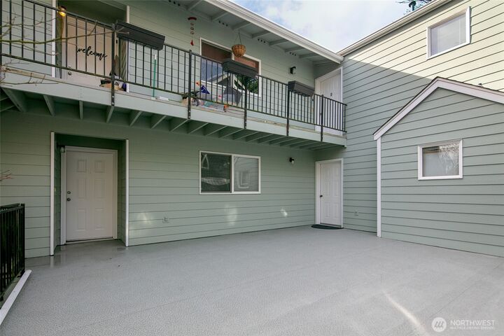 Property Photo:  9741  Woodlawn Avenue N  WA 98103 