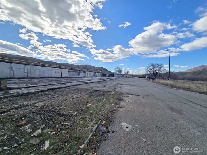 Property Photo: 11 Appleway WA 98840