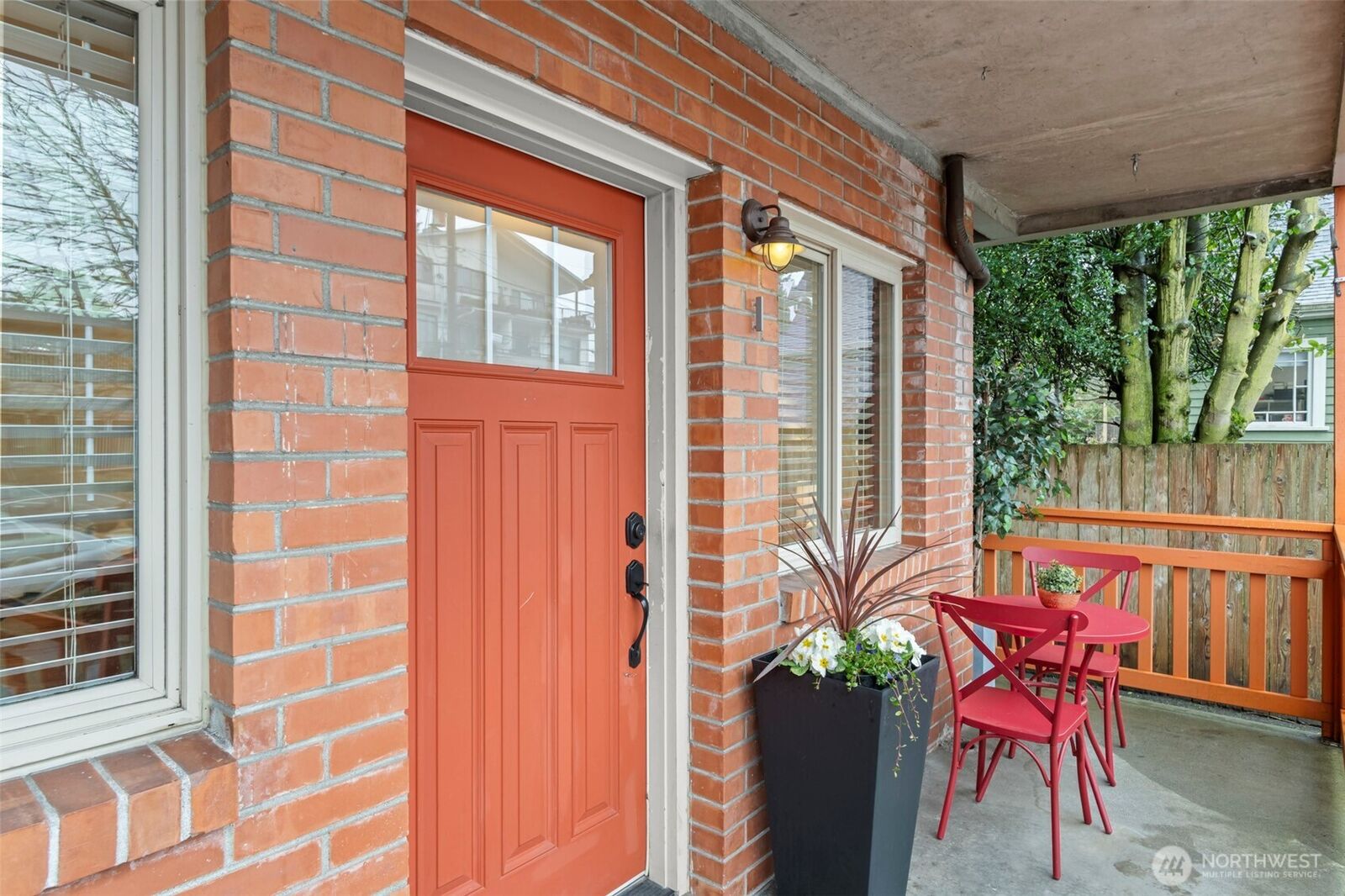 Property Photo:  461 N 45th Street 1  WA 98103 