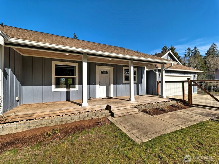 Property Photo:  235 E Heights Place  WA 98528 