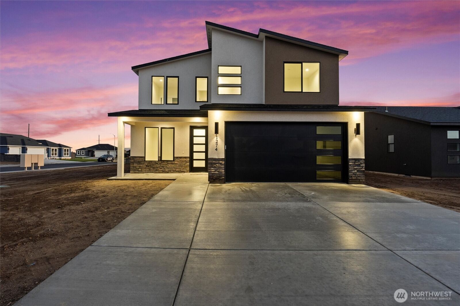 Property Photo:  744 N Widgeon Street  WA 98837 