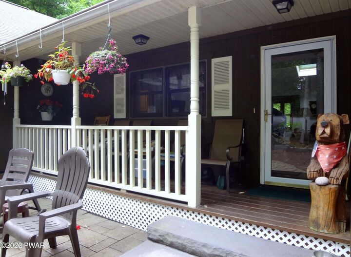 Property Photo:  104 Hickory Lane  PA 18426 