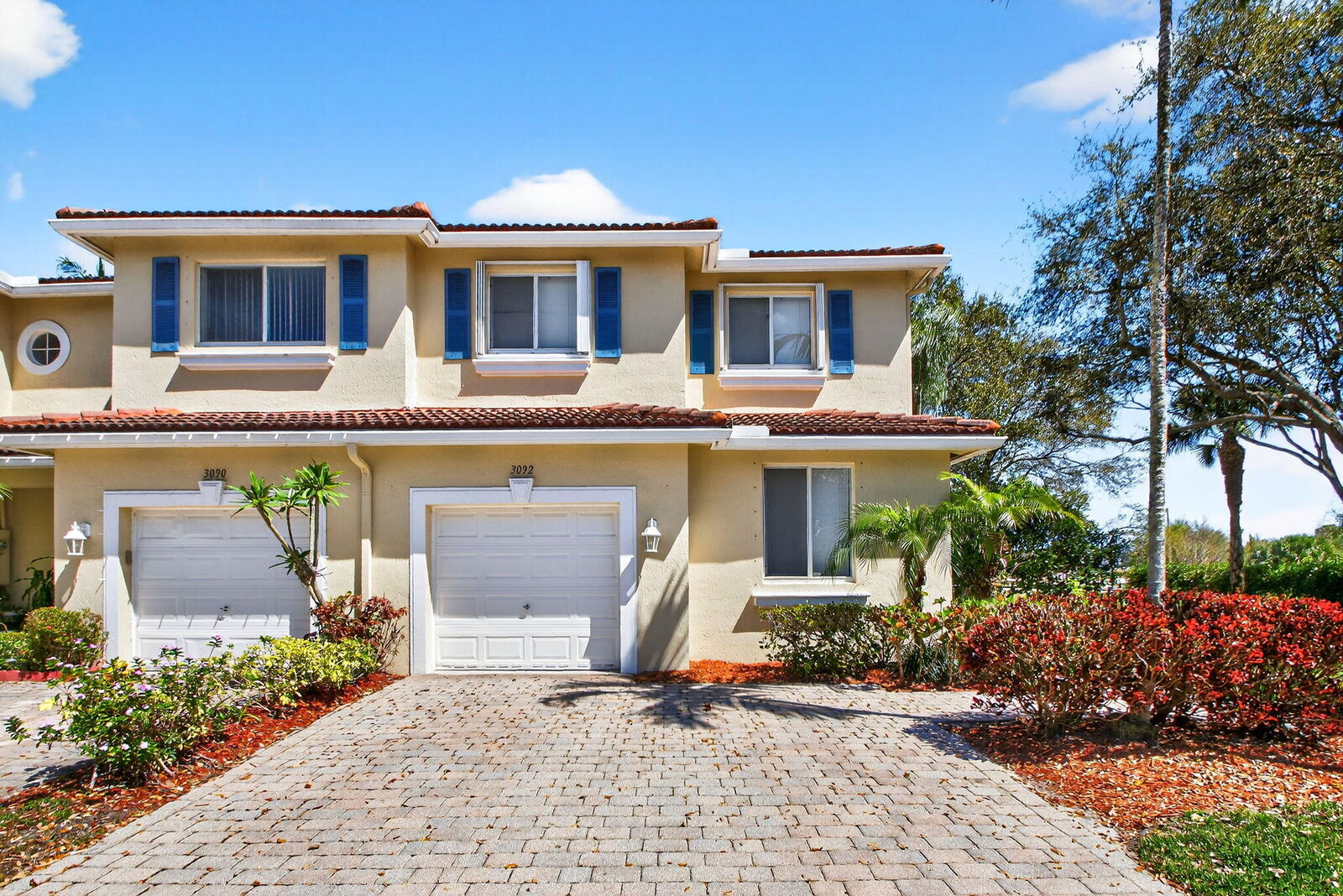 Property Photo:  3092 N Evergreen Circle E 3092  FL 33426 