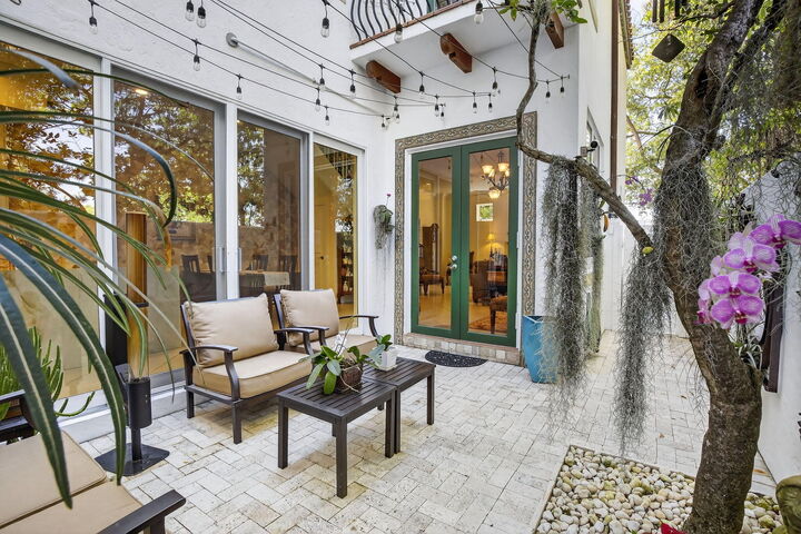 Property Photo:  1508 SE 2nd Court B  FL 33301 