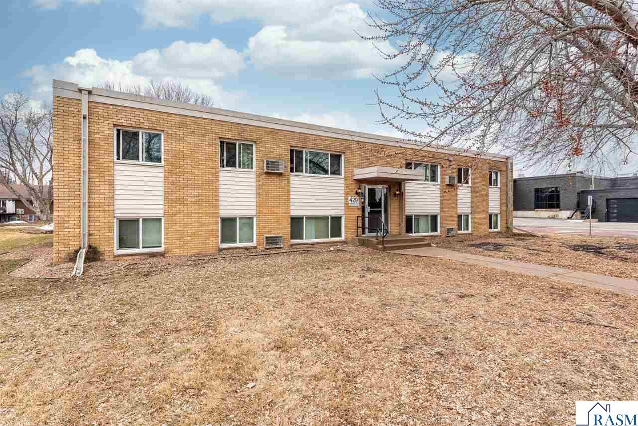 Property Photo:  428 Commodore Drive  MN 56001 