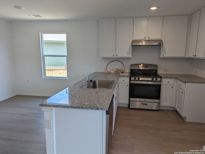 Property Photo:  7350 Rosada Way  TX 78218 