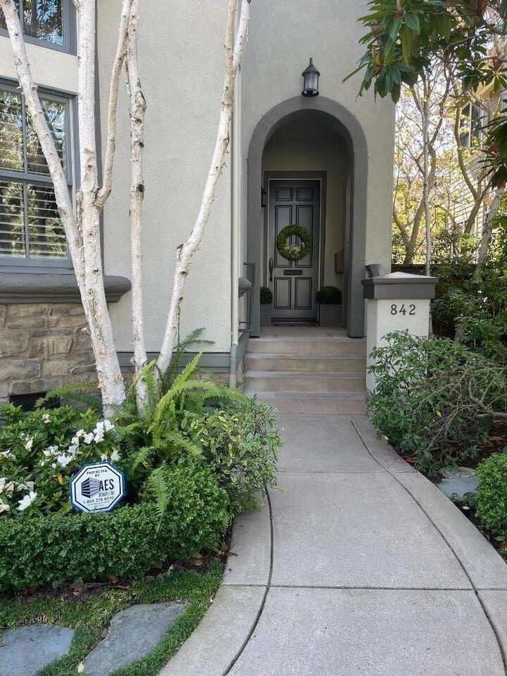 Property Photo:  842 Waverley Street  CA 94301 