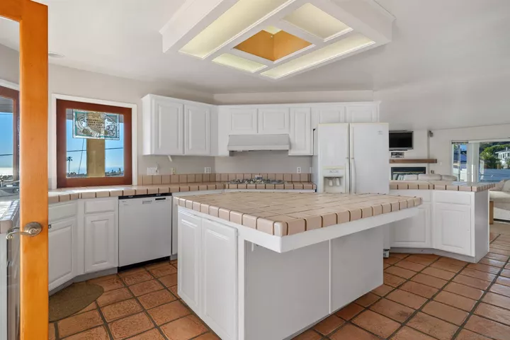 Property Photo:  5111 Windsor Dr  CA 92109 