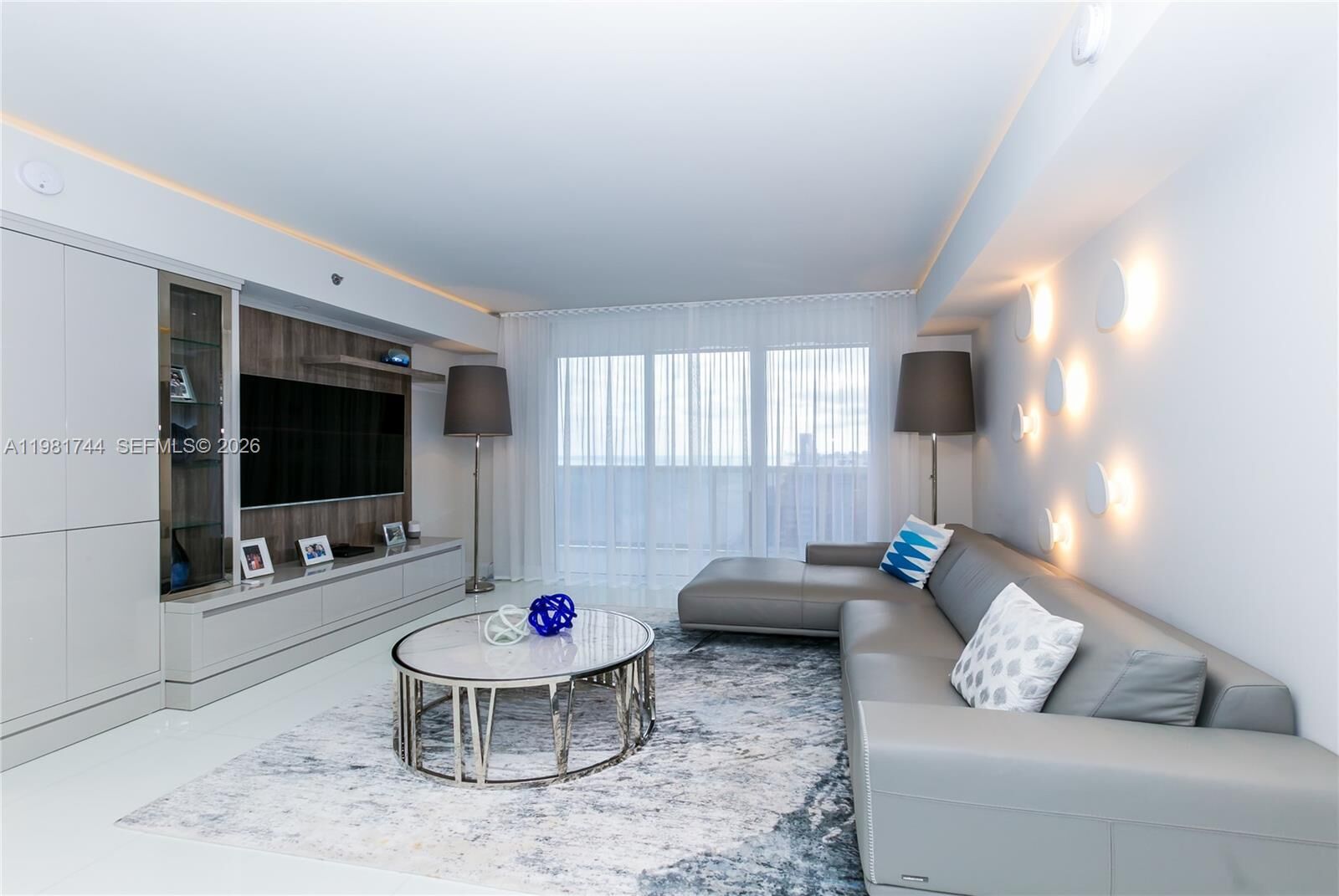 Property Photo:  1830 S Ocean Dr 2903  FL 33009 