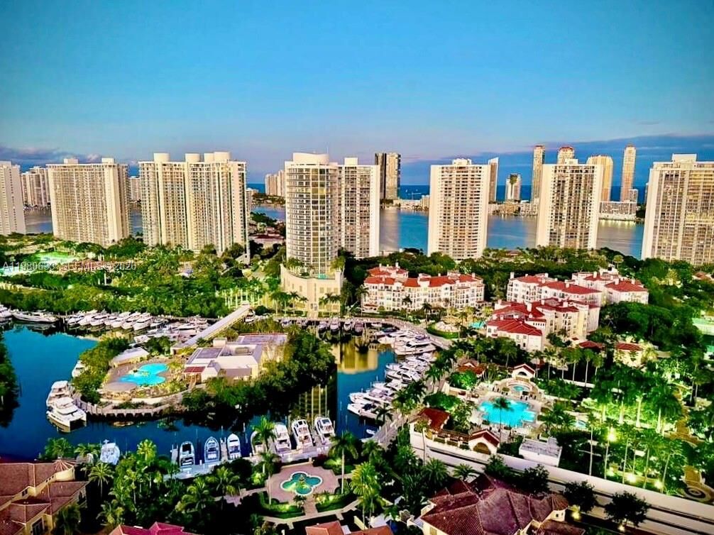 Property Photo:  1000 W Island Blvd 2908  FL 33160 