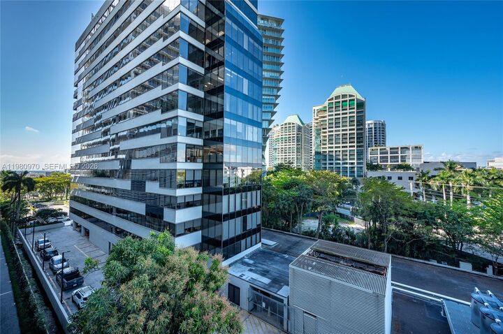 Property Photo:  2678 Tigertail Ave 413  FL 33133 