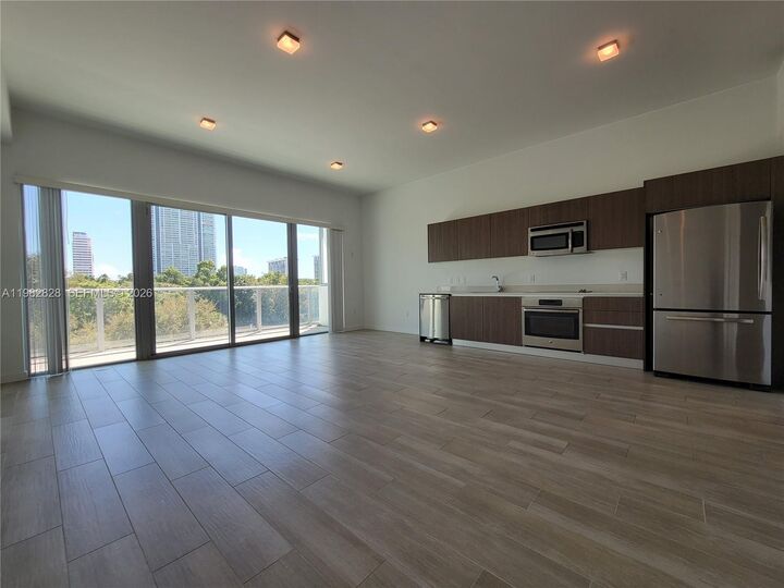 Property Photo:  1600 SW 1 Ave 411  FL 33129 
