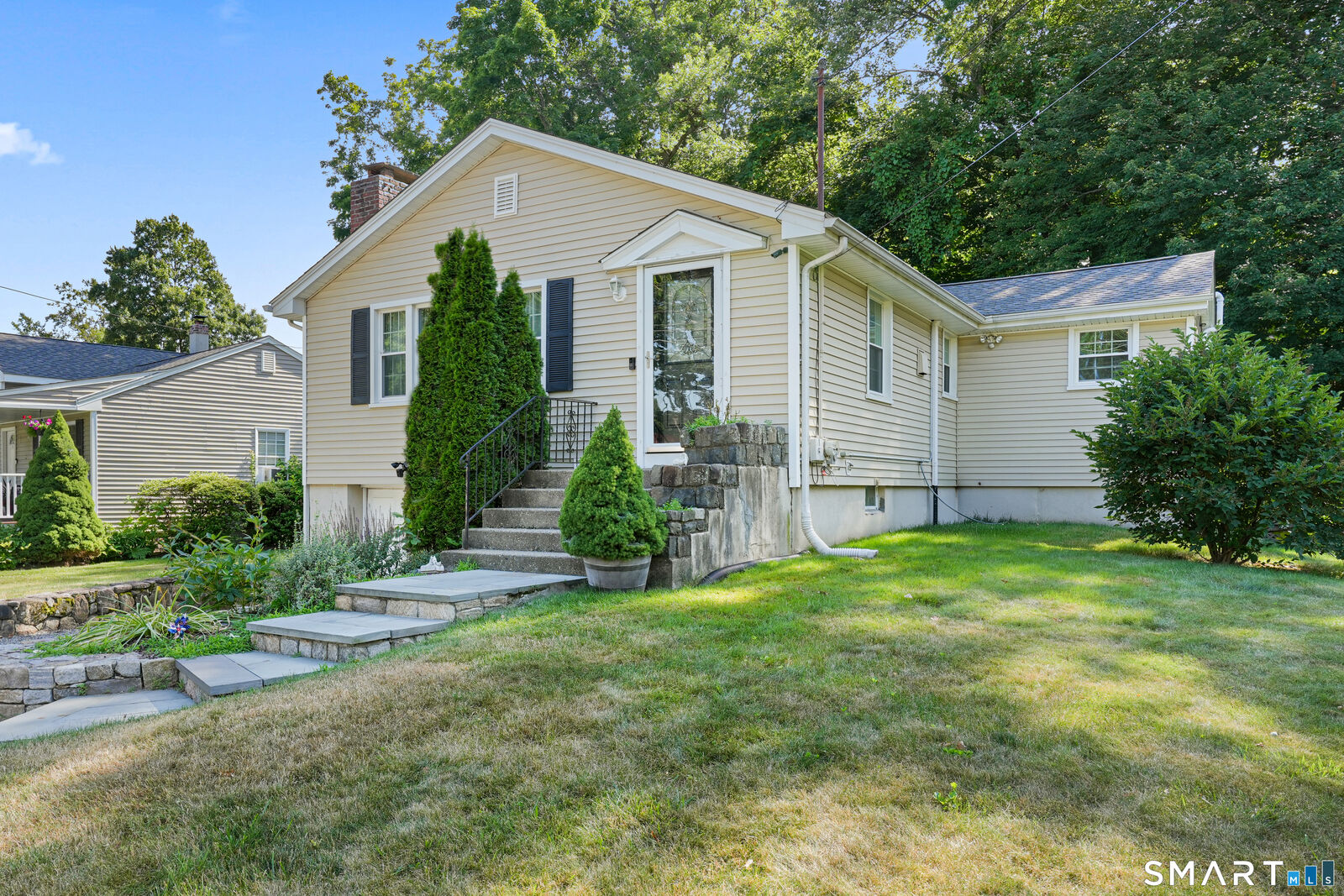 Property Photo:  217 Macon Drive  CT 06606 