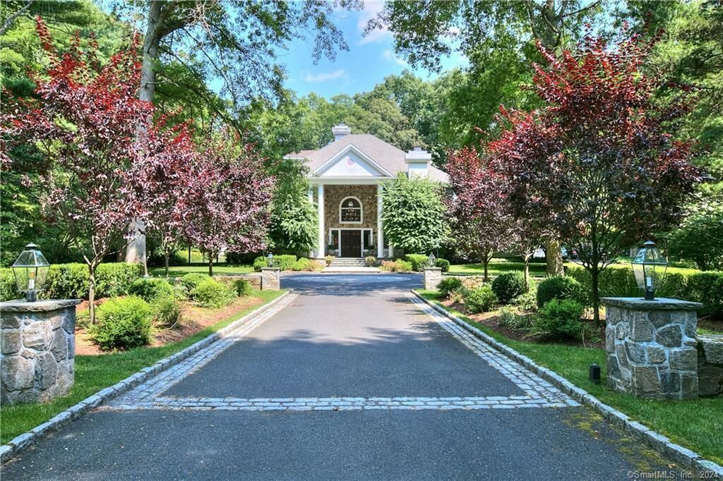 Property Photo:  62 Weston Road  CT 06880 