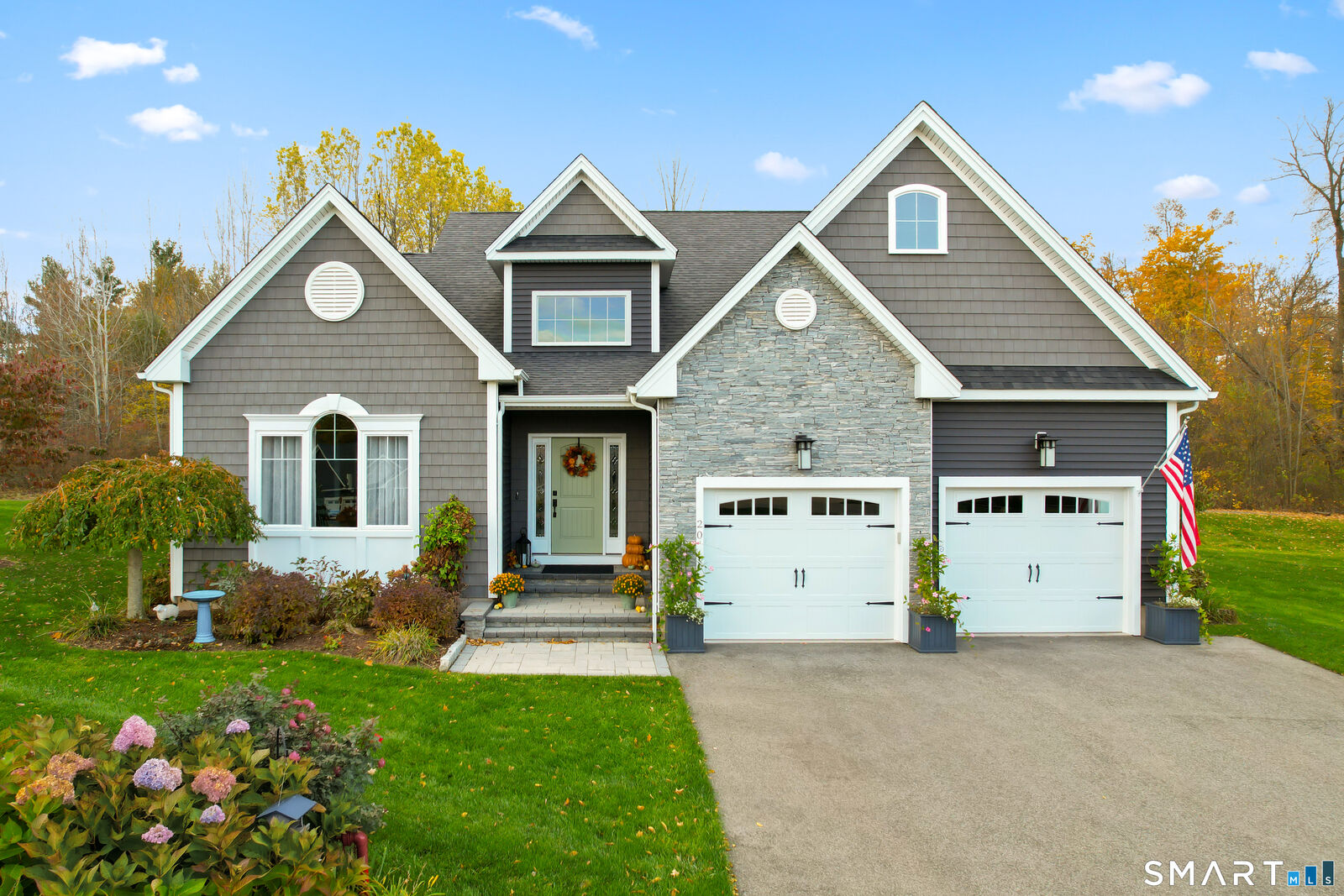 Property Photo:  20 Lakeview Estates 20  CT 06455 